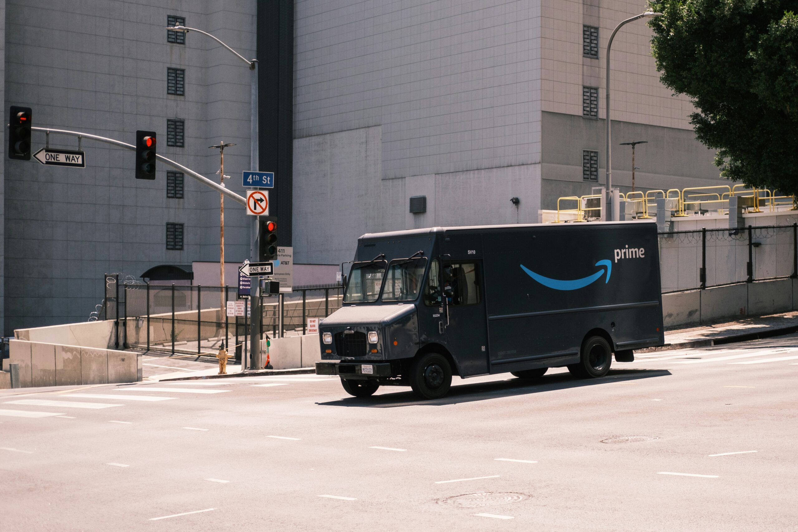 Brand differentiation in e-commerce and real estate - Amazon customer experience model